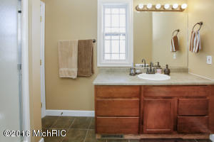 483 S Bridgeview Dr, Plainwell, MI 49080 photo 9