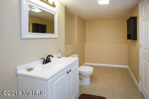 483 S Bridgeview Dr, Plainwell, MI 49080 photo 18