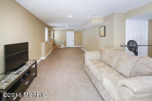 483 S Bridgeview Dr, Plainwell, MI 49080 photo 14