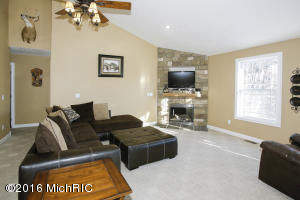 483 S Bridgeview Dr, Plainwell, MI 49080 photo 3