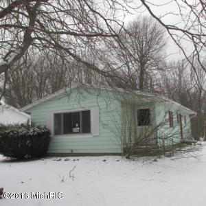 1114 Kenwood Ave, Belding, MI 48809 photo 1