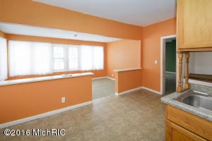 622 Walnut St, Three Rivers, MI 49093 photo 10