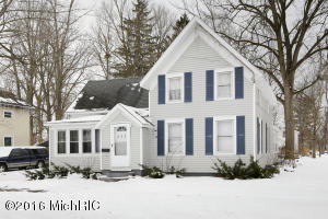 622 Walnut St, Three Rivers, MI 49093 photo 2