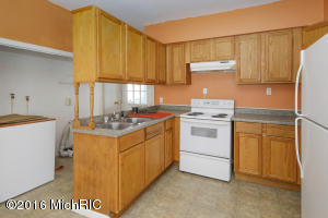 622 Walnut St, Three Rivers, MI 49093 photo 8
