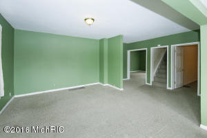 622 Walnut St, Three Rivers, MI 49093 photo 5