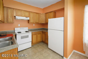 622 Walnut St, Three Rivers, MI 49093 photo 9
