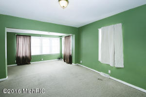 622 Walnut St, Three Rivers, MI 49093 photo 3