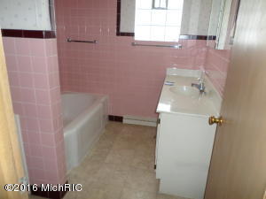 102 Chippewa St, Buchanan, MI 49107 photo 9