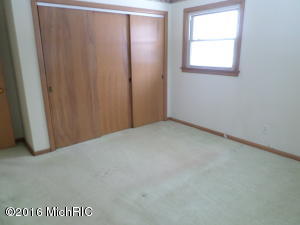 102 Chippewa St, Buchanan, MI 49107 photo 8