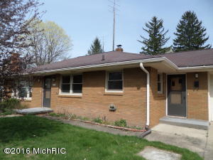 102 Chippewa St, Buchanan, MI 49107 photo 1