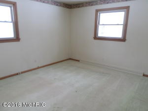 102 Chippewa St, Buchanan, MI 49107 photo 7