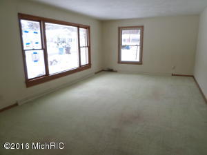 102 Chippewa St, Buchanan, MI 49107 photo 5