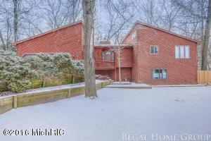7594 30th St SE, Ada, MI 49301 photo 1