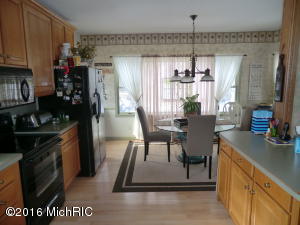 316 E Garfield Rd, Coldwater, MI 49036 photo 2