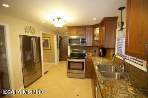 48888 W Main St, Lawrence, MI 49064 photo 8