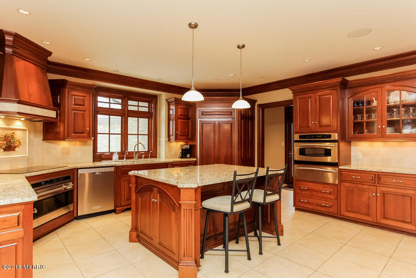 5330 River Basin Ct NE, Ada, MI 49301 photo 8
