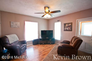 401 S Front St, Belding, MI 48809 photo 6