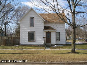 401 S Front St, Belding, MI 48809 photo 4