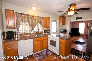 401 S Front St, Belding, MI 48809 photo 15