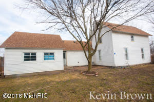 401 S Front St, Belding, MI 48809 photo 3