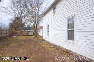 401 S Front St, Belding, MI 48809 photo 2
