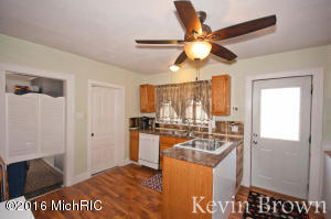 401 S Front St, Belding, MI 48809 photo 13