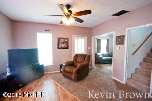 401 S Front St, Belding, MI 48809 photo 7