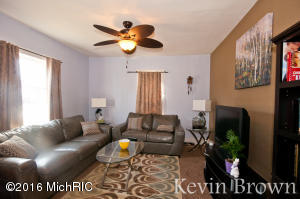 401 S Front St, Belding, MI 48809 photo 11