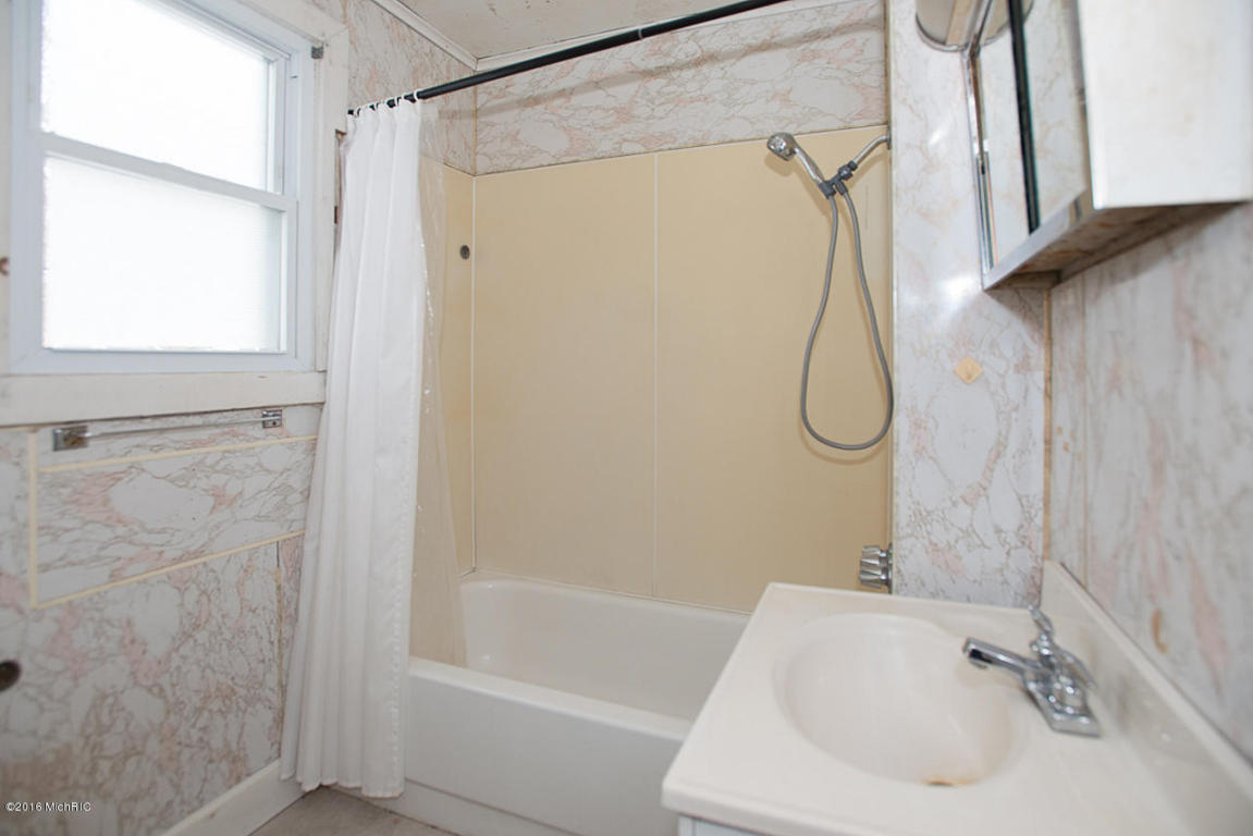 131 W Second Ave, Plainwell, MI 49080 photo 10