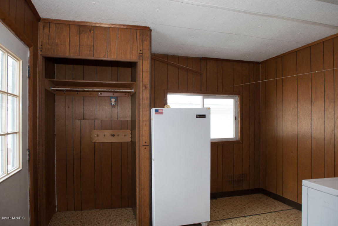 131 W Second Ave, Plainwell, MI 49080 photo 7