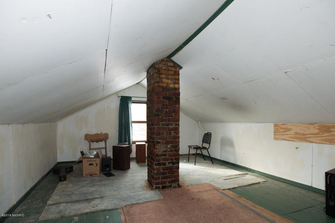 131 W Second Ave, Plainwell, MI 49080 photo 14