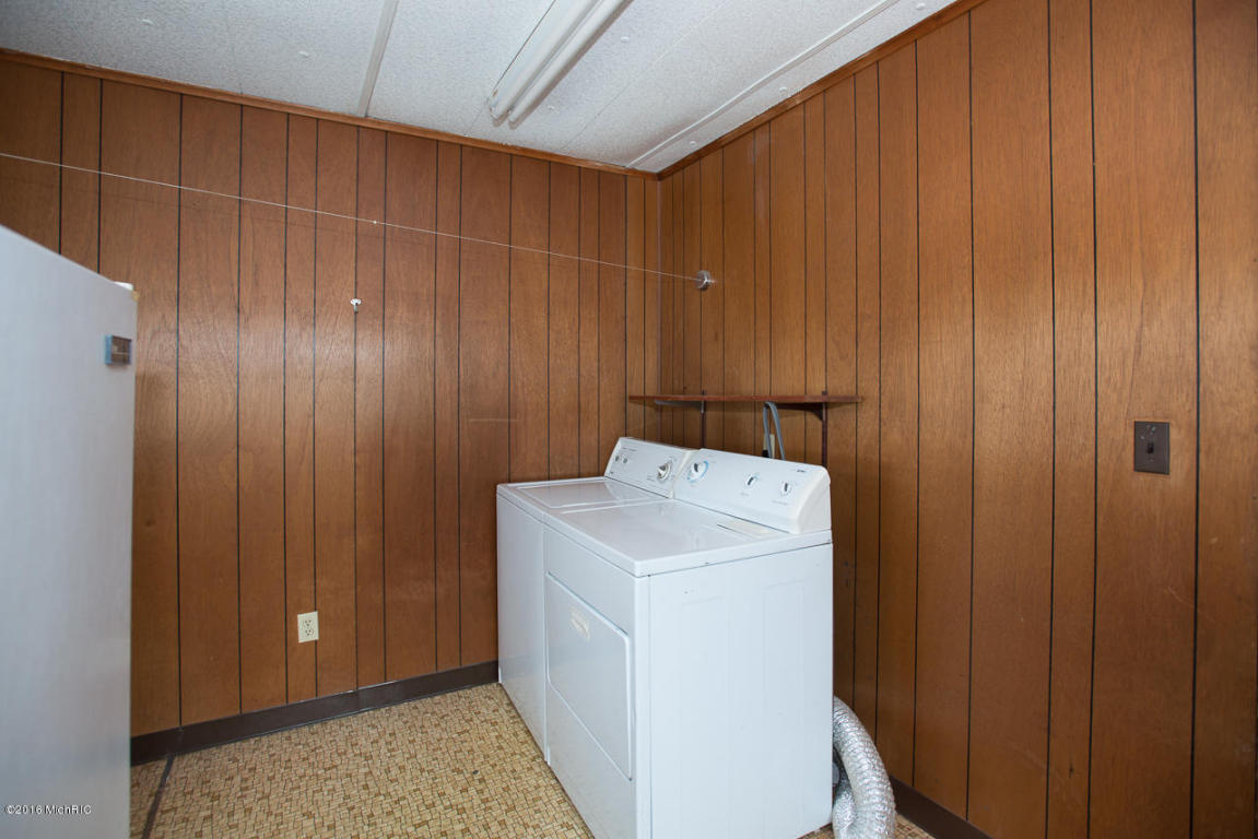131 W Second Ave, Plainwell, MI 49080 photo 8