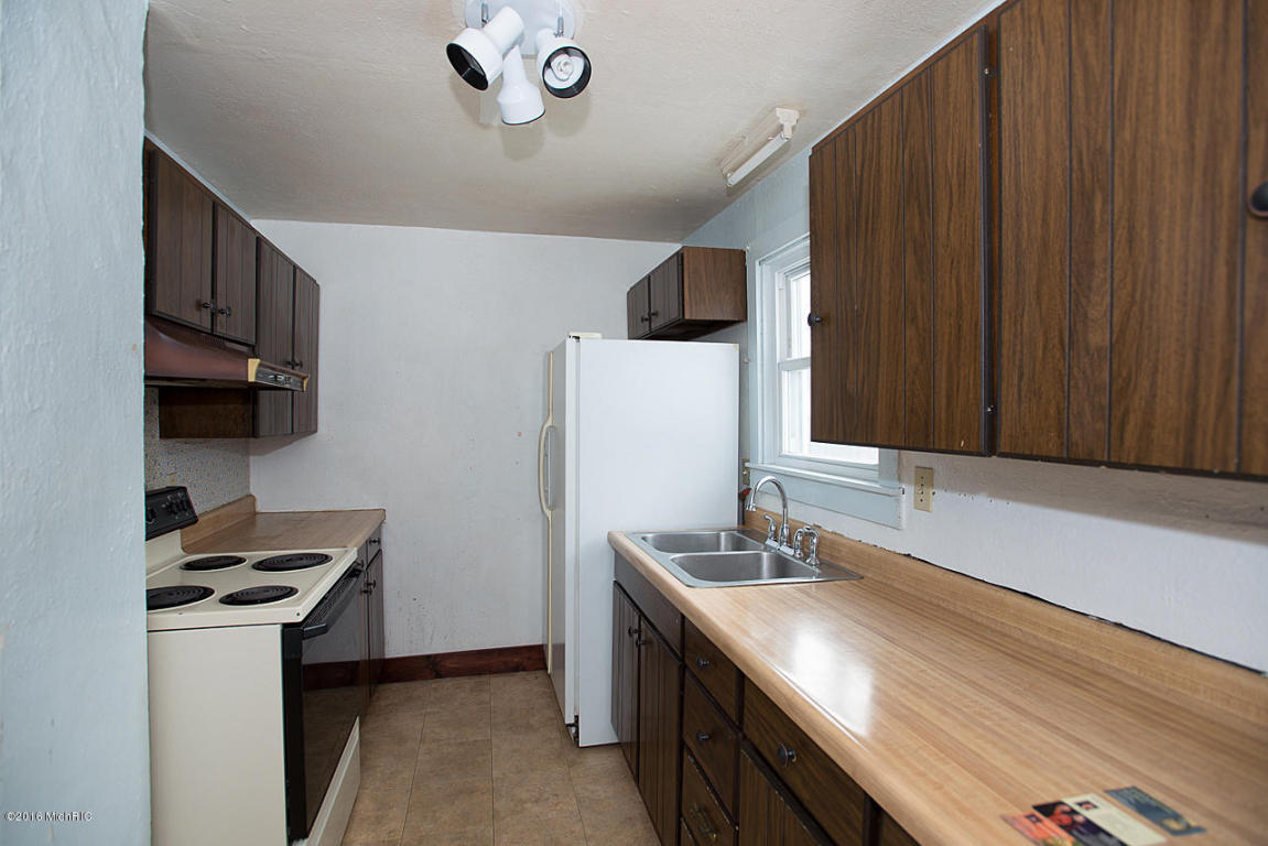 131 W Second Ave, Plainwell, MI 49080 photo 6