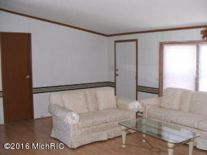 1375 N Baldwin, White Cloud, MI 49349 photo 4