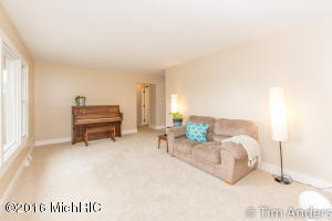 730 Hillside Ct, Lowell, MI 49331 photo 6