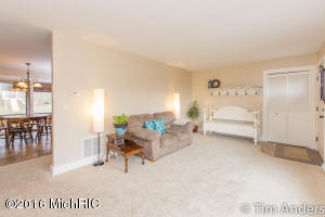 730 Hillside Ct, Lowell, MI 49331 photo 8