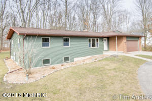 730 Hillside Ct, Lowell, MI 49331 photo 3