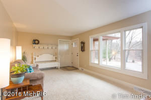 730 Hillside Ct, Lowell, MI 49331 photo 5
