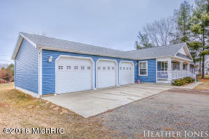 1420 Derby SW, Stanton, MI 48888 photo 2