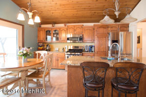 11792 Breezy Pt, Plainwell, MI 49080 photo 9