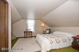 566 6th St, Plainwell, MI 49080 photo 15