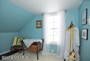 566 6th St, Plainwell, MI 49080 photo 14