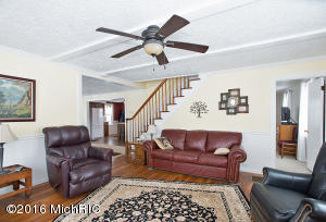 566 6th St, Plainwell, MI 49080 photo 11