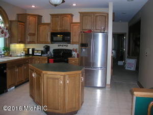 249 River Pine Dr, Lowell, MI 49331 photo 2