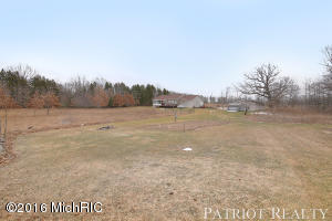 1323 E 104th St, Grant, MI 49327 photo 29
