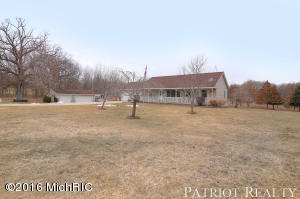 1323 E 104th St, Grant, MI 49327 photo 2