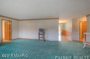 1323 E 104th St, Grant, MI 49327 photo 6
