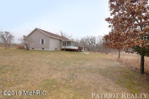 1323 E 104th St, Grant, MI 49327 photo 22