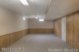 1323 E 104th St, Grant, MI 49327 photo 17