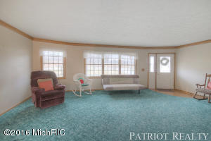 1323 E 104th St, Grant, MI 49327 photo 5